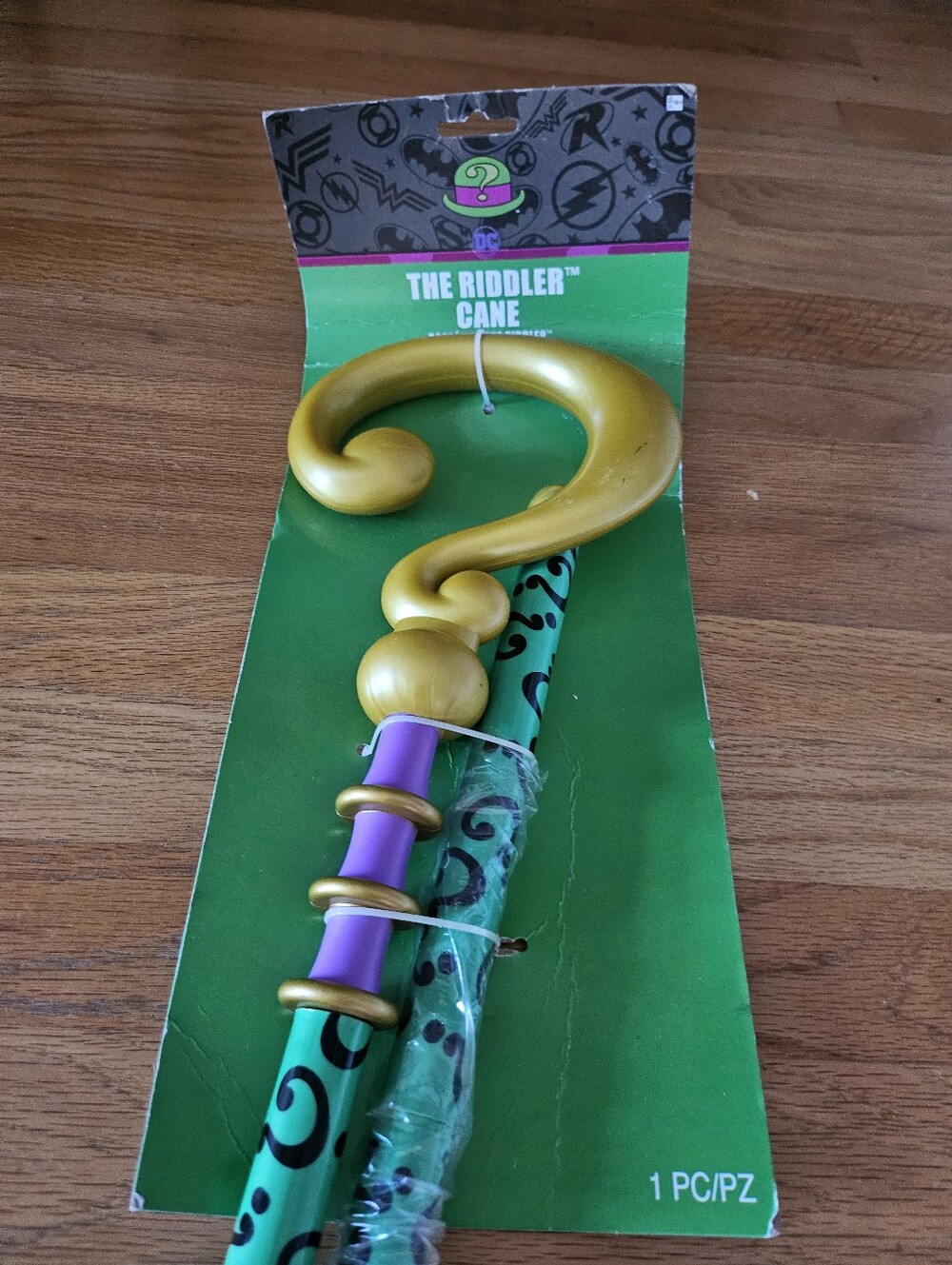 The Riddler Accessory Kit & Cane Set - Green and Purple Riddler Costume Props - Picture 13 of 16